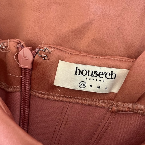 HOUSE OF CB | Luxury 'LORETTA' Satin Off Shoulder Dress in Blush Pink | Size XS - Picture 13 of 16